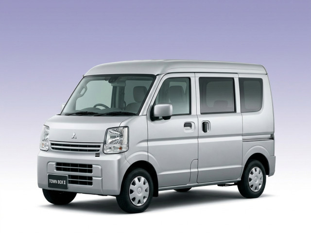 Mitsubishi Town Box II