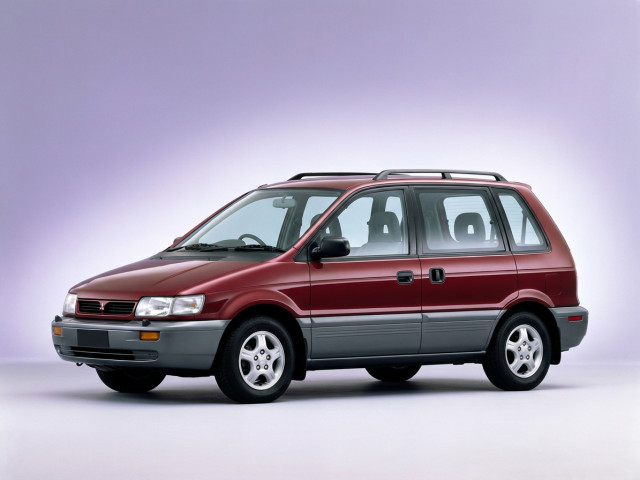 Mitsubishi RVR I