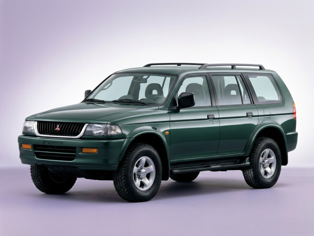 Mitsubishi Challenger I