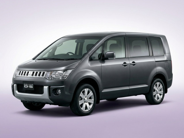 Mitsubishi Delica V
