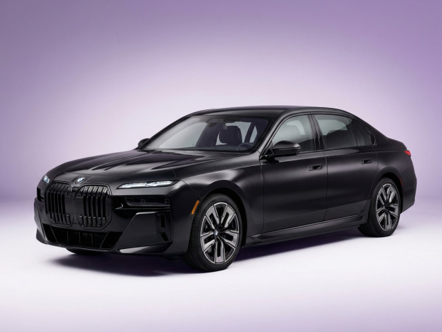 BMW 7 серии VII (G70)