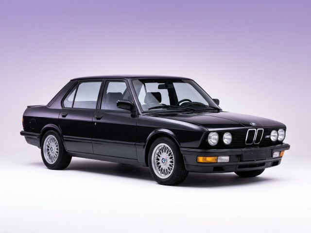 BMW M5 I (E28)