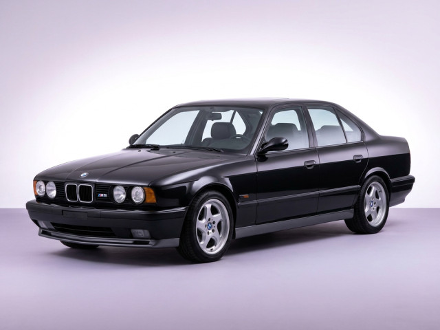 BMW M5 II (E34)