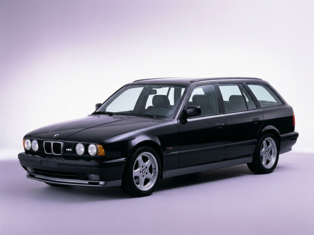 BMW M5 II (E34)