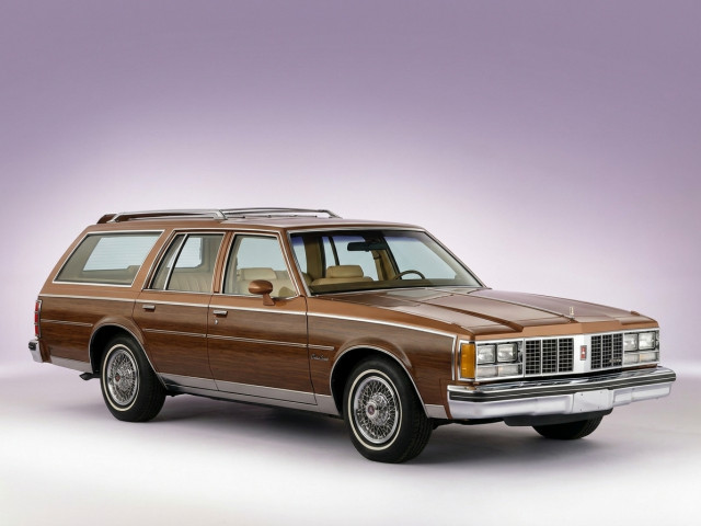 Oldsmobile Custom Cruiser II
