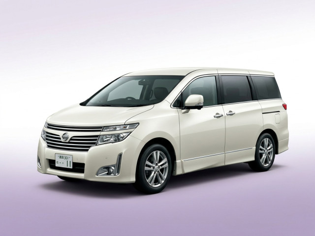 Nissan Elgrand III (E52)