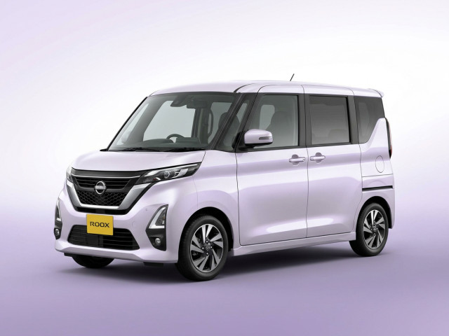 Nissan Roox III