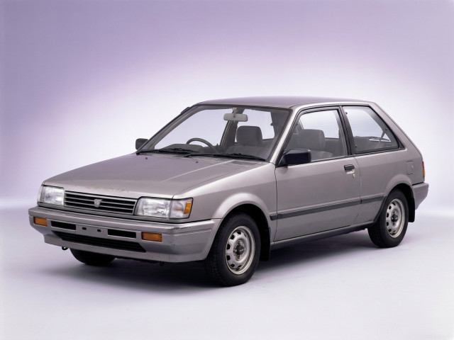 Nissan Liberta Villa II (N13)