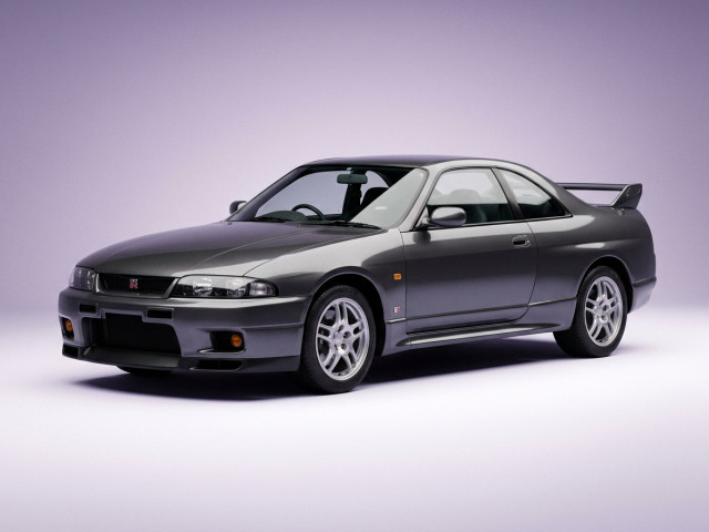 Nissan Skyline IX (R33)