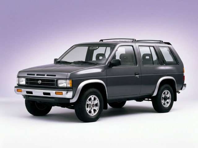 Nissan Pathfinder I