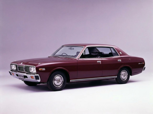 Nissan Gloria V (330)