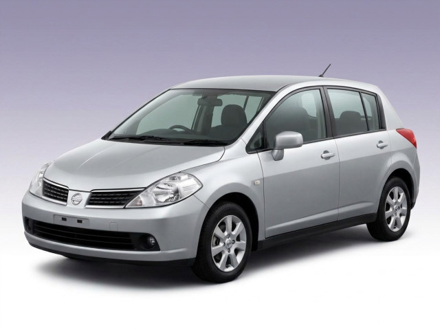 Nissan Tiida I