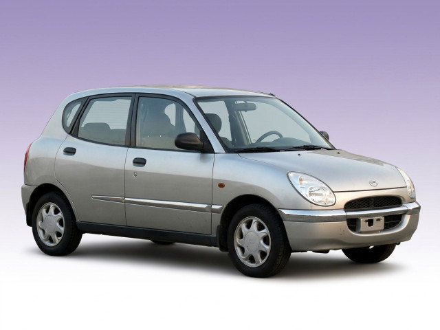 Daihatsu Sirion I (M1)
