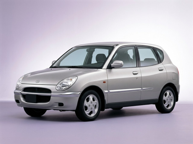 Daihatsu Storia I (M100)