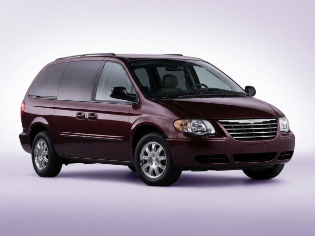 Chrysler Town & Country IV