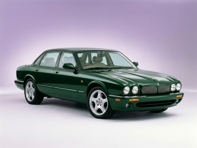Jaguar XJR II (X300)