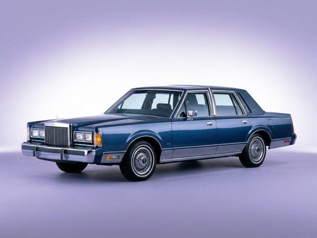 Lincoln Town Car I