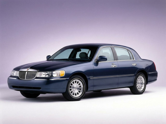 Lincoln Town Car III