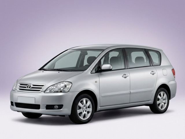 Toyota Avensis Verso I Рестайлинг