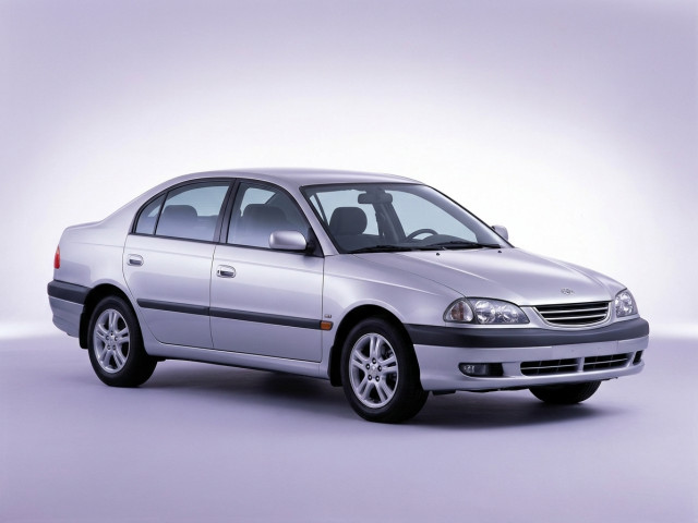 Toyota Avensis I Рестайлинг