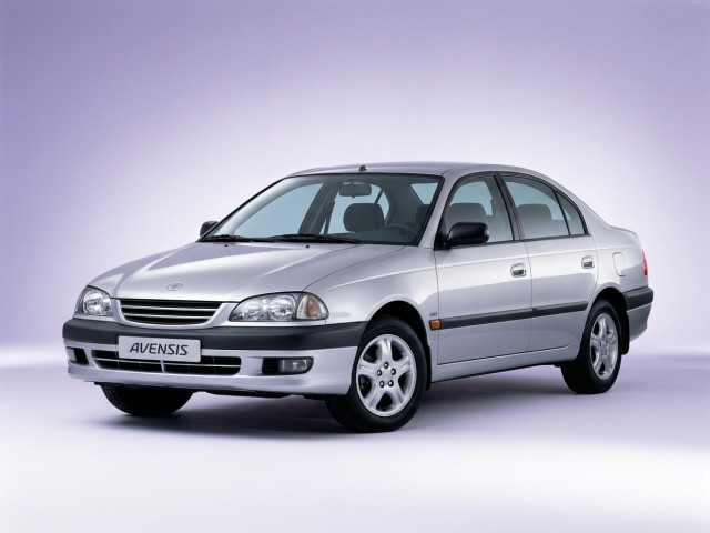 Toyota Avensis I