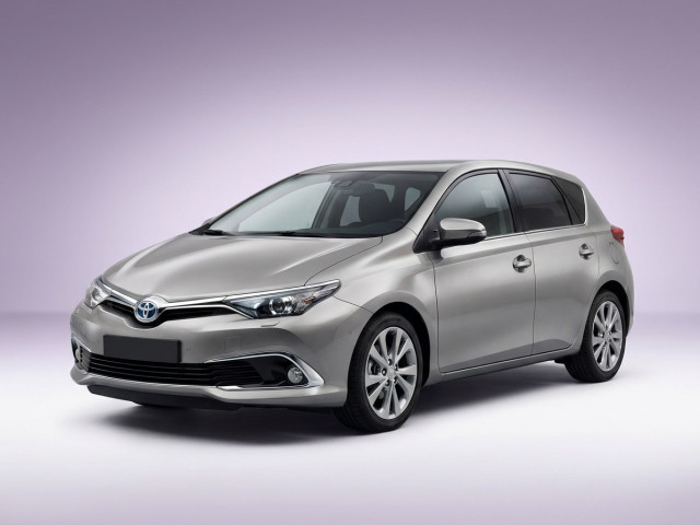 Toyota Auris II Рестайлинг