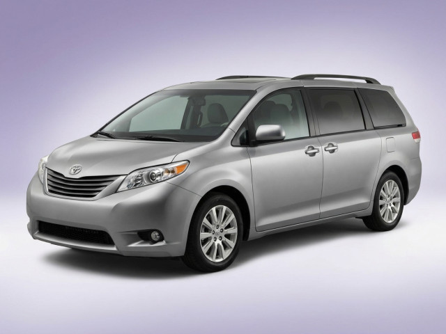 Toyota Sienna III