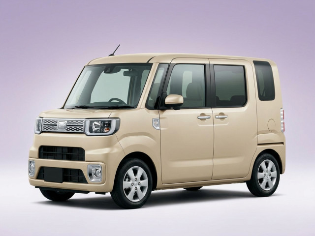 Toyota Pixis Mega 2015 - 2022