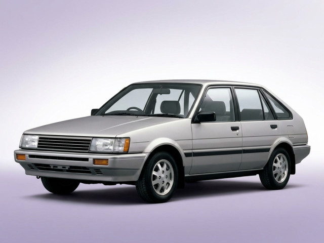 Toyota Sprinter V (E80)