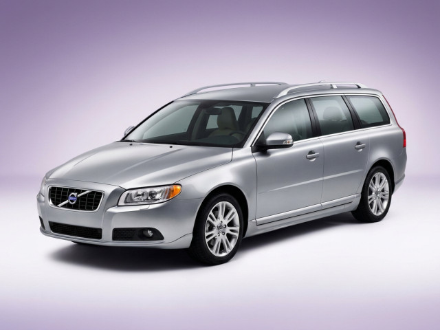 Volvo V70 III