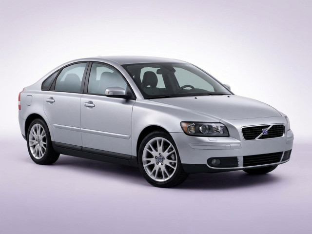 Volvo S40 II