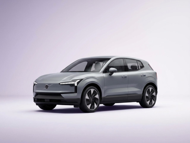 Volvo EX40 2024 - н.в.