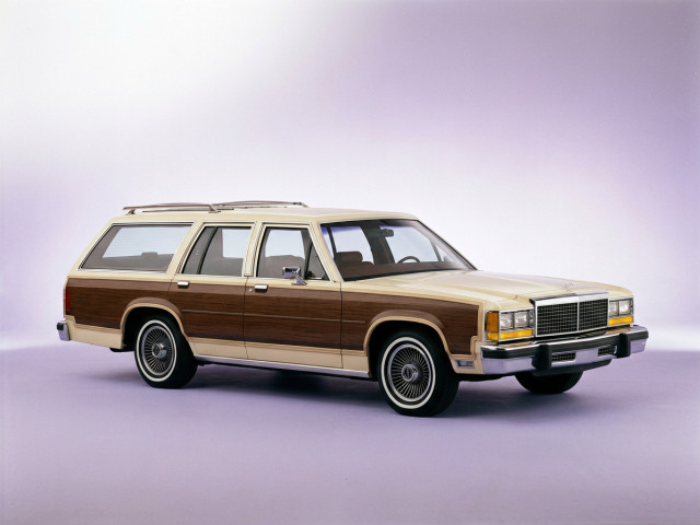 Ford LTD Country Squire II
