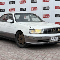 Toyota Crown — миниатюра 3