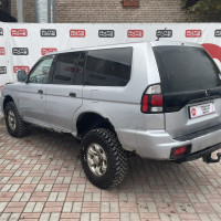 Mitsubishi Pajero — миниатюра 6