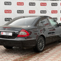 Mercedes-Benz E-класс — миниатюра 6