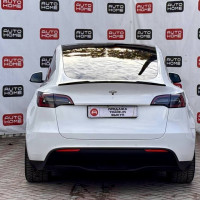 Tesla Model Y — миниатюра 5