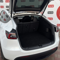 Tesla Model Y — миниатюра 17