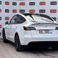 Tesla Model Y — миниатюра 4