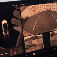 Tesla Model Y — миниатюра 9