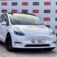 Tesla Model Y — миниатюра 3