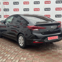 Hyundai Elantra — миниатюра 6