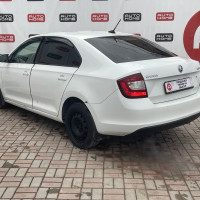 Skoda Rapid — миниатюра 4