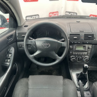 Toyota Avensis — миниатюра 9