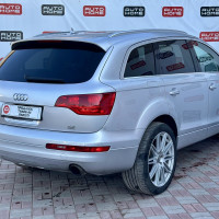 Audi Q7 — миниатюра 6