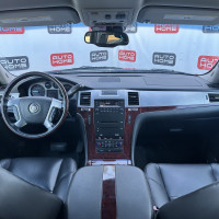 Cadillac Escalade — миниатюра 8