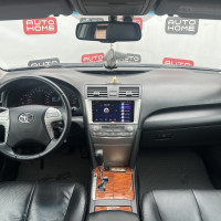 Toyota Camry — миниатюра 8