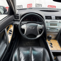 Toyota Camry — миниатюра 8