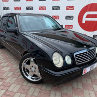 Mercedes-Benz E-класс — миниатюра 2