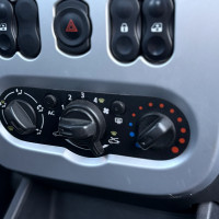 Renault Logan — миниатюра 13
